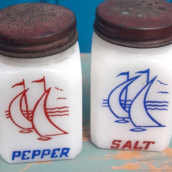 Vintage Salt and Pepper Shakers White Milk Glass Sail Boats Made in USA - Picture 2 of 16